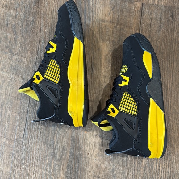Air Jordan 4 Retro ‘Thunder’ Black Yellow Shoes 3Y - Picture 5 of 8